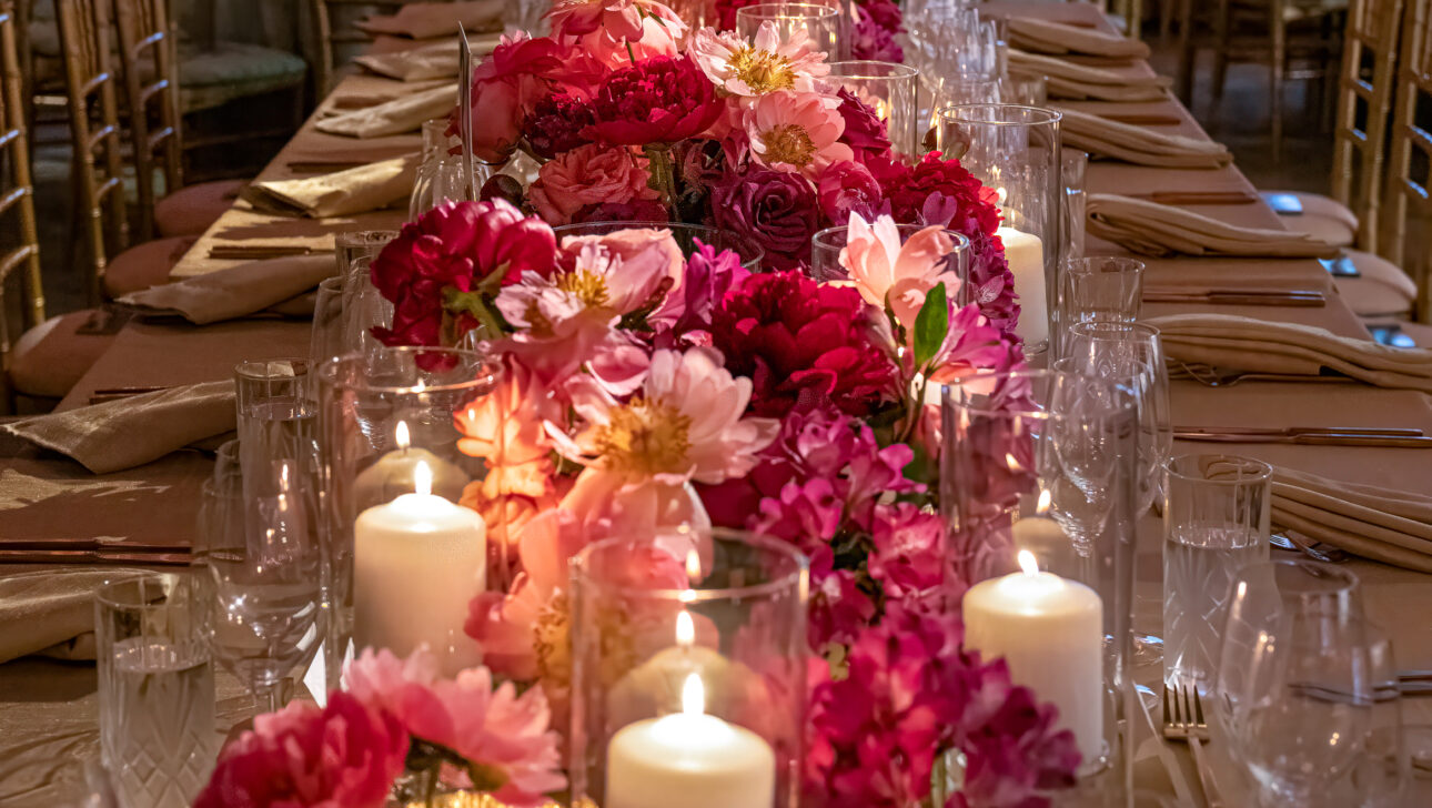 amfAR, The Foundation for AIDS Research, will honor Dionne Warwick and Dee Ocleppo Hilfiger in Palm Beach. Non-profit gala experts, JWennes Events, designed the event and guest experience including stunning tablescapes with bold florals and tent draped in stunning custom fabrics.