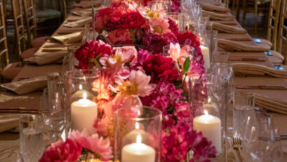 amfAR, The Foundation for AIDS Research, will honor Dionne Warwick and Dee Ocleppo Hilfiger in Palm Beach. Non-profit gala experts, JWennes Events, designed the event and guest experience including stunning tablescapes with bold florals and tent draped in stunning custom fabrics.